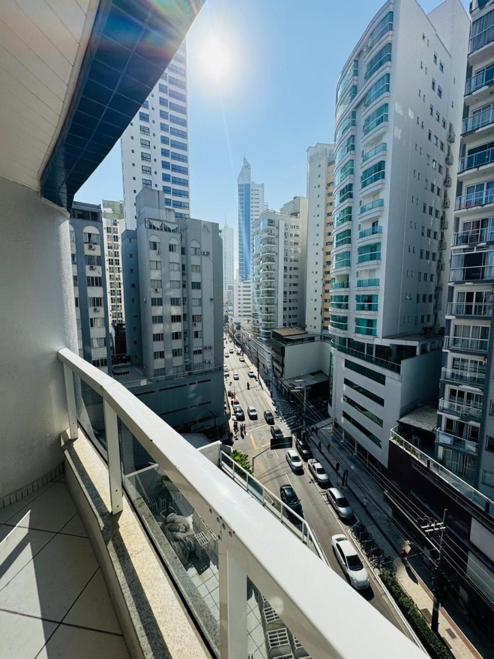 Apto A 100M Da Praia Central Balneário Camboriú Exterior foto